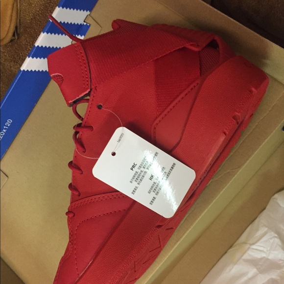 adidas crestwood mid red